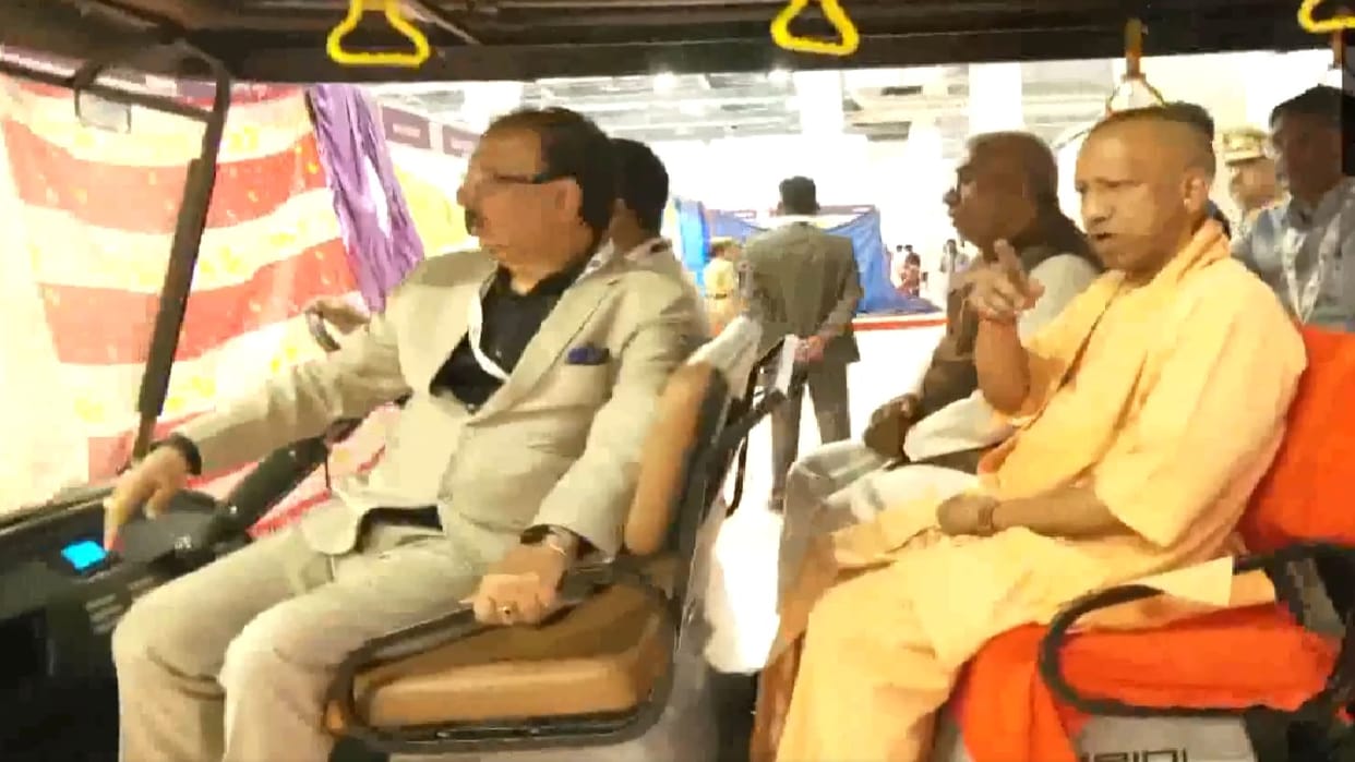 CM Yogi inspected preparations before inauguration of UP International trade show