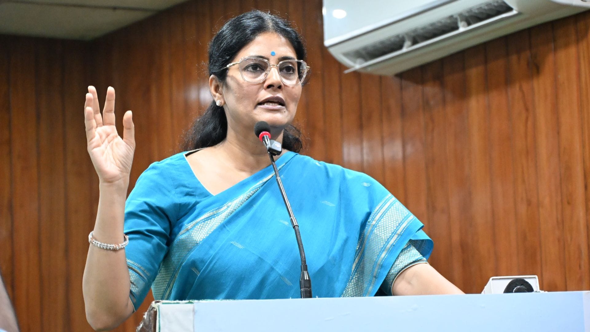 MSME For Bharat conclave in Bhadohi Trump tariffs major topic of discussion at with Anupriya Patel