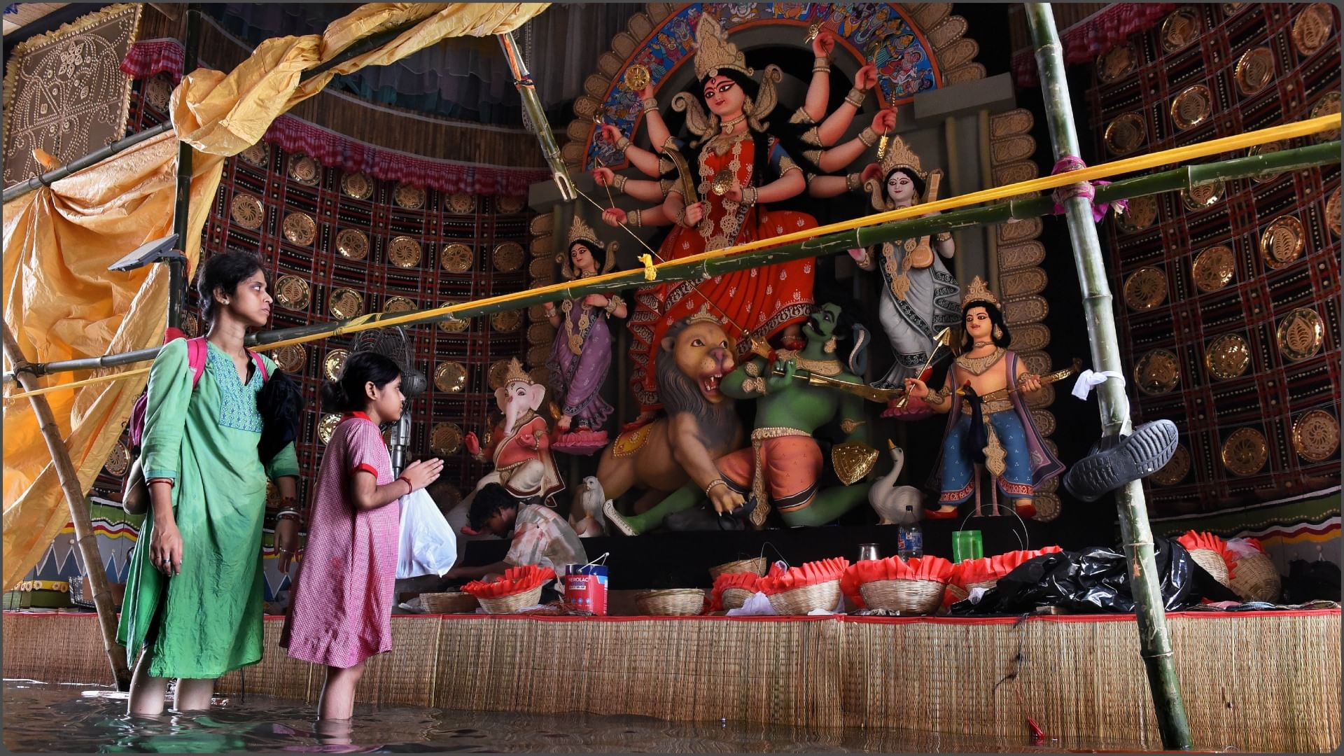 Kolkata receives 20% of its annual rainfall in one night, precarious situation ahead of Durga Puja