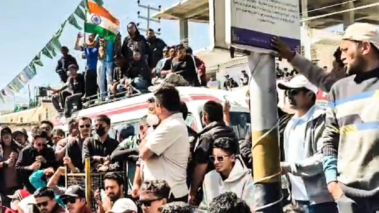 Leh Violent Protest statehood Ladakh stone pelting uproar pictures