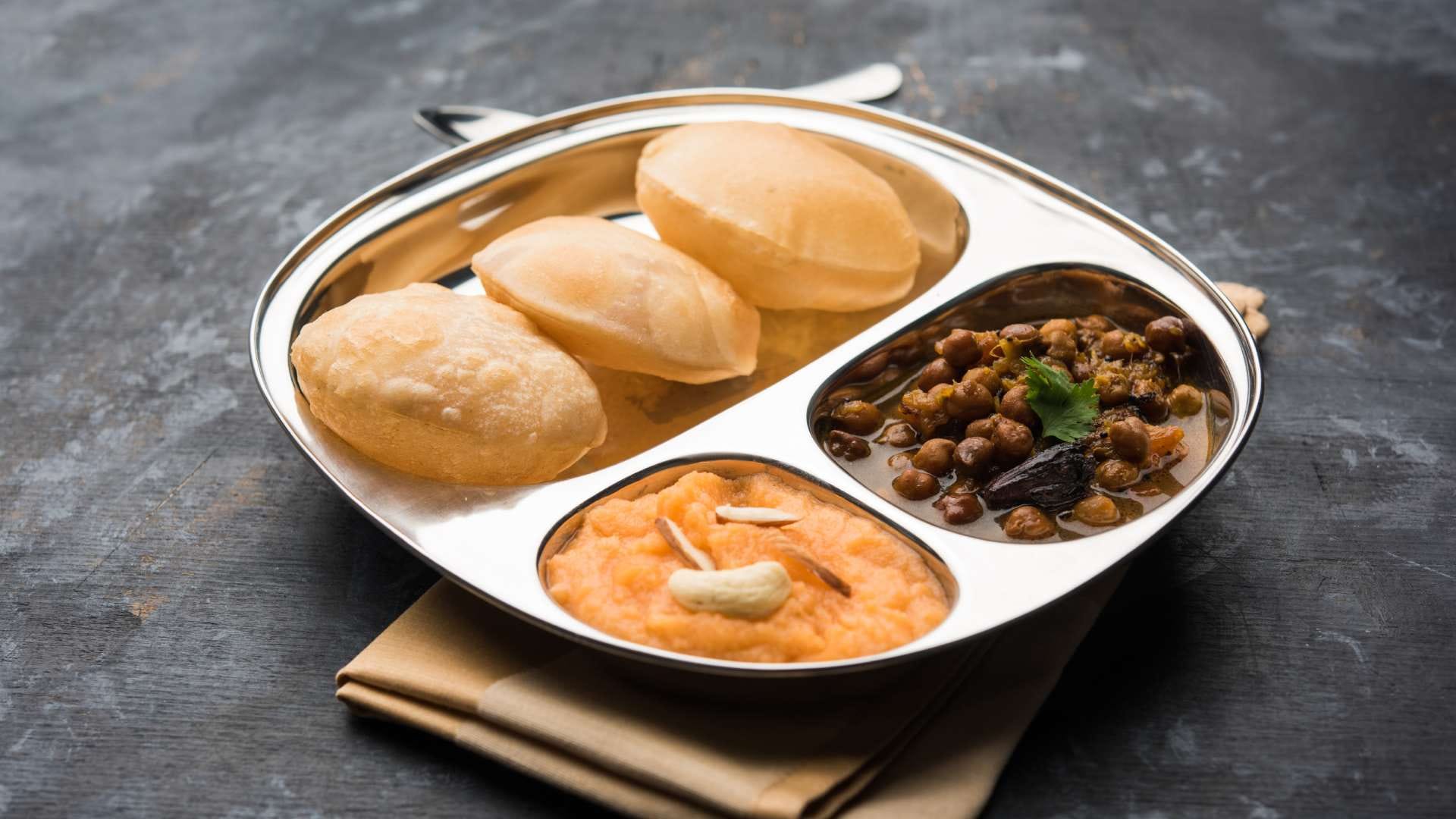 kanya bhoj thali kanya bhog thali me kya banana kanya pujan me kya dena chahiye