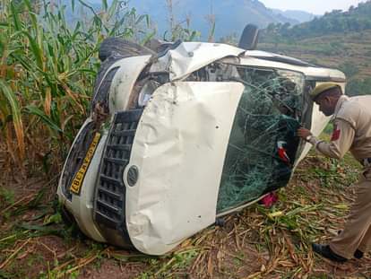 Road accident in Poonch: Five army soldiers returning home on leave injured, soldiers' vehicle overturned in a