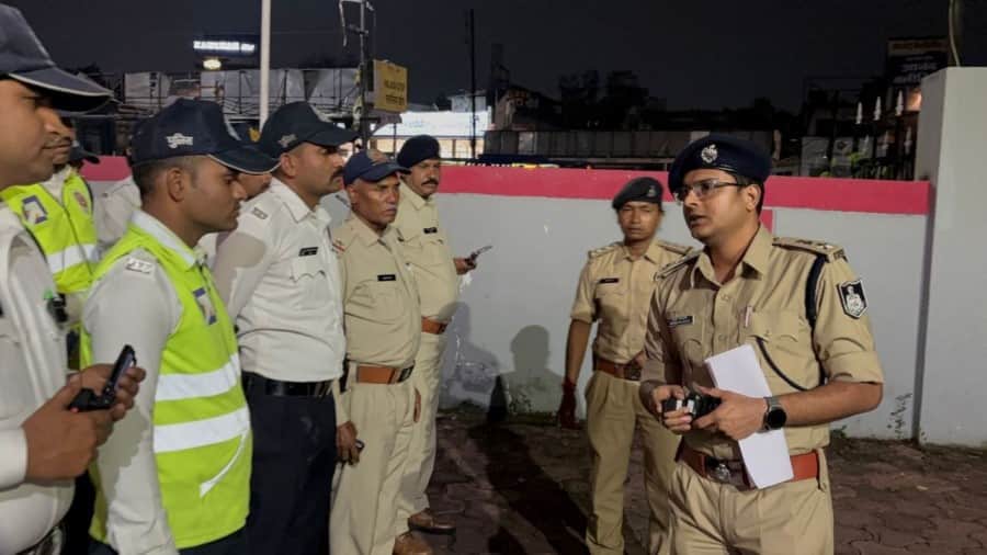Indore news Traffic police WhatsApp helpline number complaints