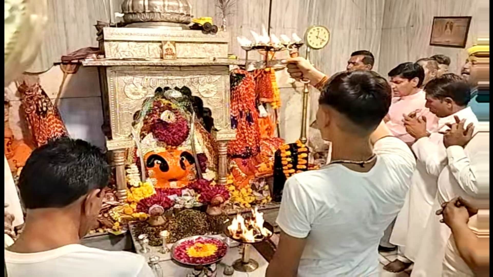 Shardiya Navratri 2025: Mata Chamunda, Prithviraj Chauhan’s Family Deity, Draws Huge Devotee Crowd