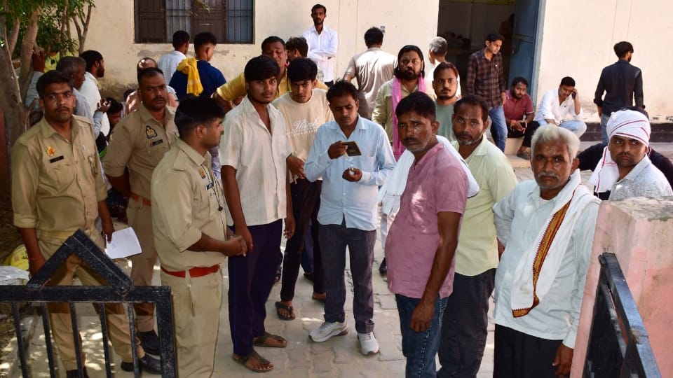 Aligarh Accident Horror Burnt Bodies Identified Build and Torn Clothes After Delhi-Kanpur Highway Tragedy