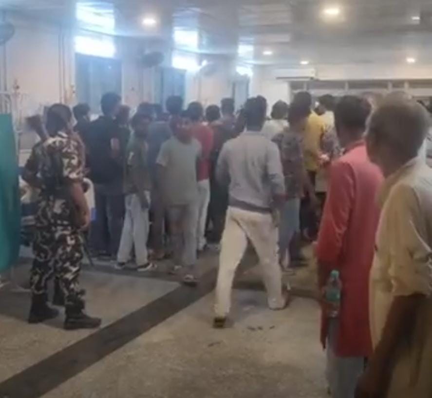 A gold trader was shot dead by criminals in Darbhanga late in the evening.