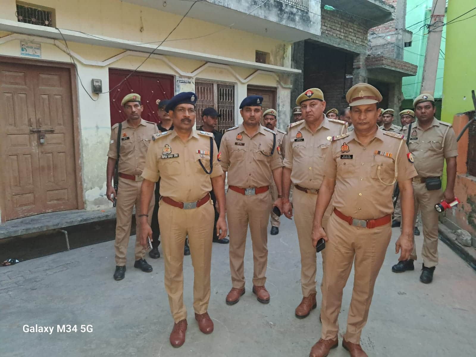 In Bulandshahr a lover shot his girlfriend and then committed suicide