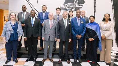 एल-69 और सी-10 देशों के प्रतिनिधियों के साथ विदेश मंत्री एस. जयशंकर