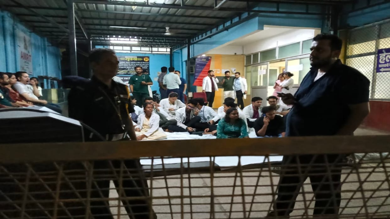 SRN Hospital: Notice will be sent to the department head and junior doctors sitting on strike.
