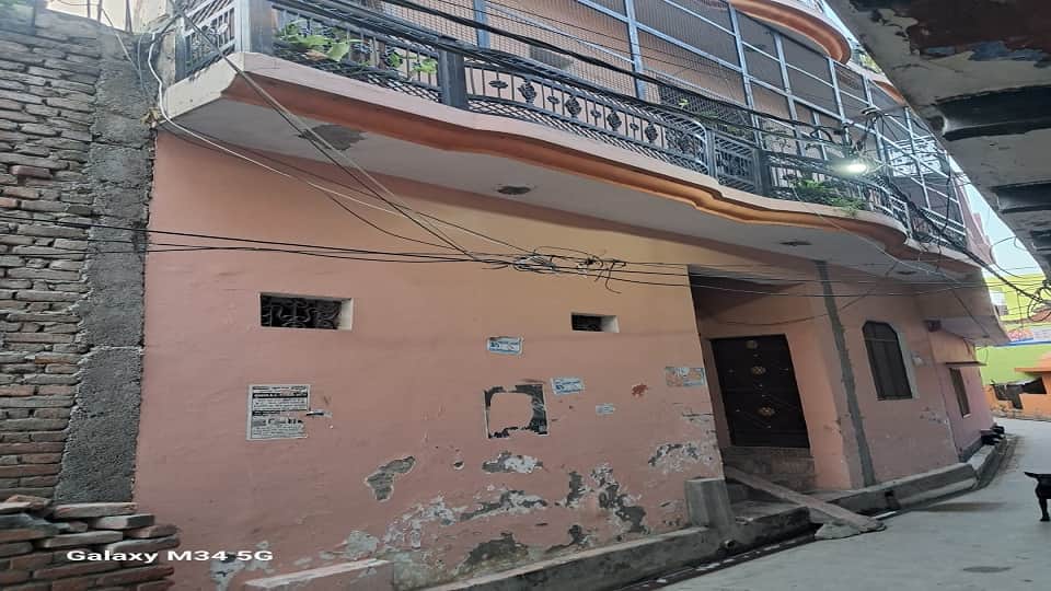 Girlfriend s murder and suicide case Uncle arranged room later brought police