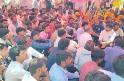 woman was shot dead over a land dispute; her family blocked the highway by placing her body outside the poli