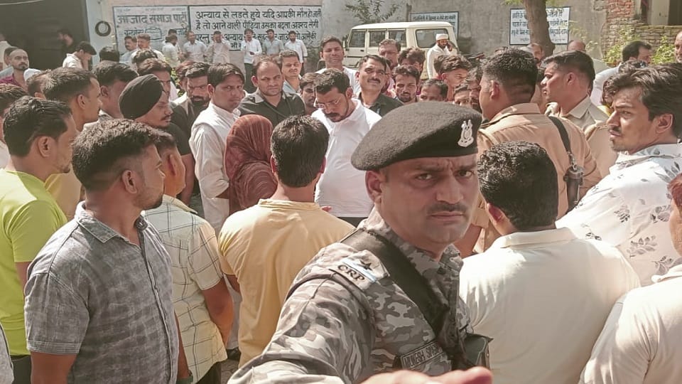 Saharanpur: MP Chandrashekhar stopped from going to Meerut,  know the whole matter