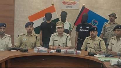 पुलिस की गिरफ्त में आरोपी