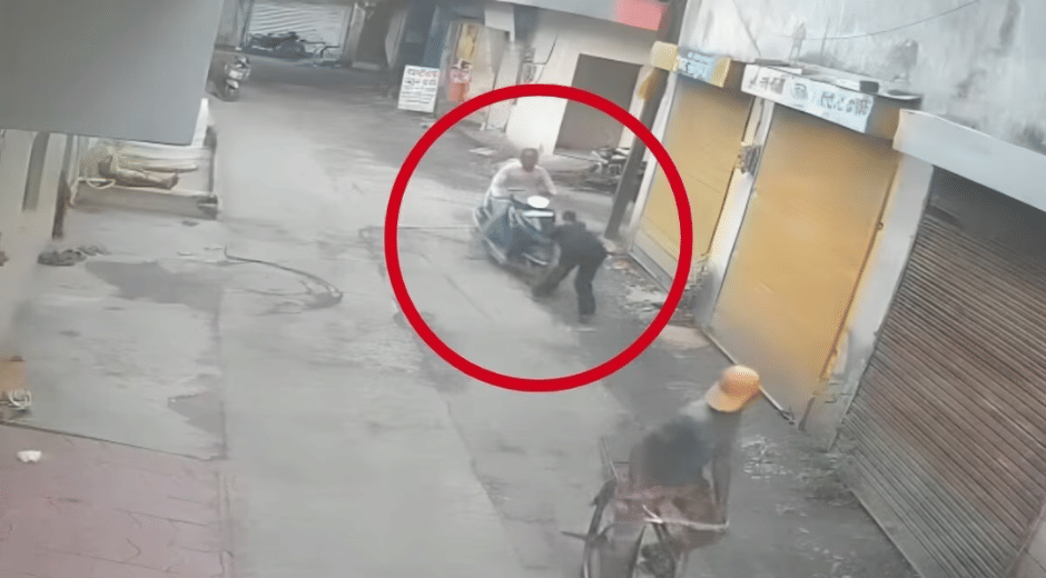 Indore news ex-girlfriend livein love girlfriend boyfriend accident cctv