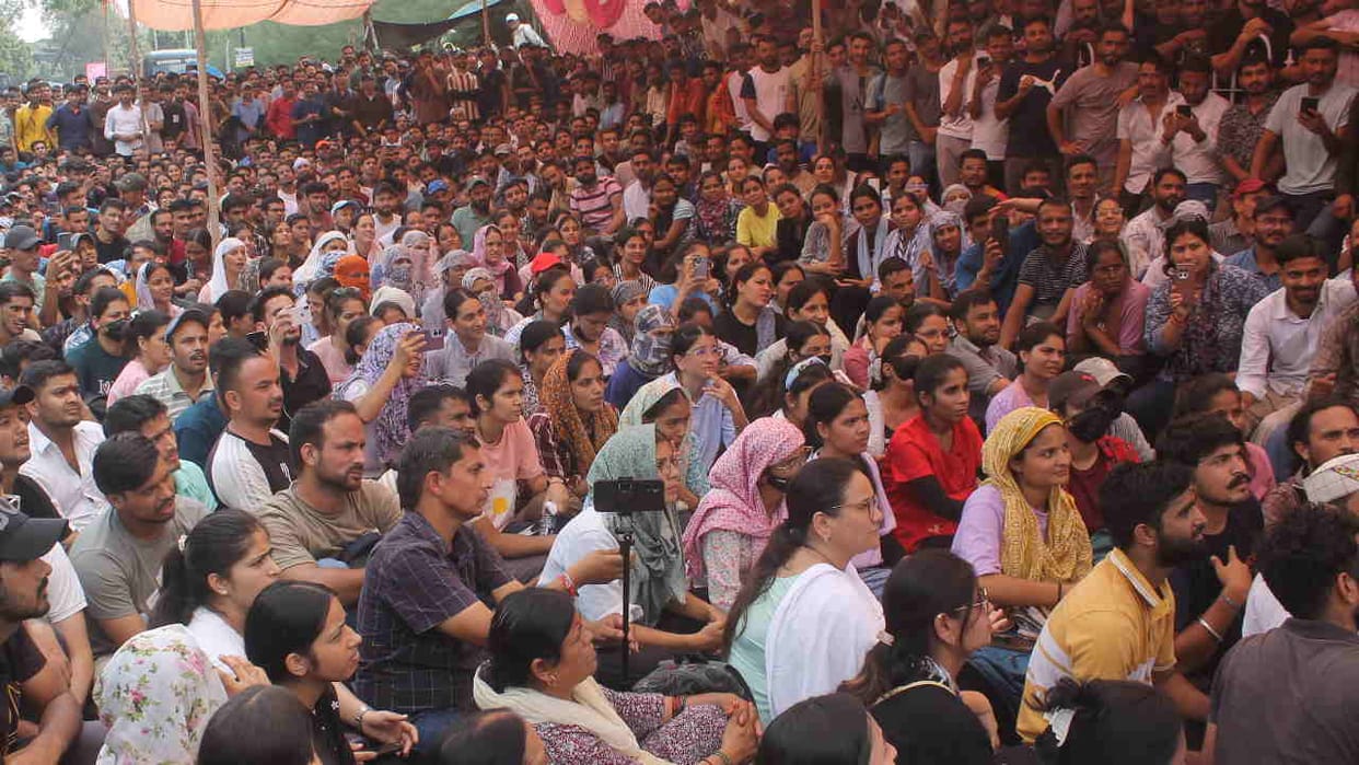 UKSSSC Paper leak case Youth protest continues in Dehradun Parade ground