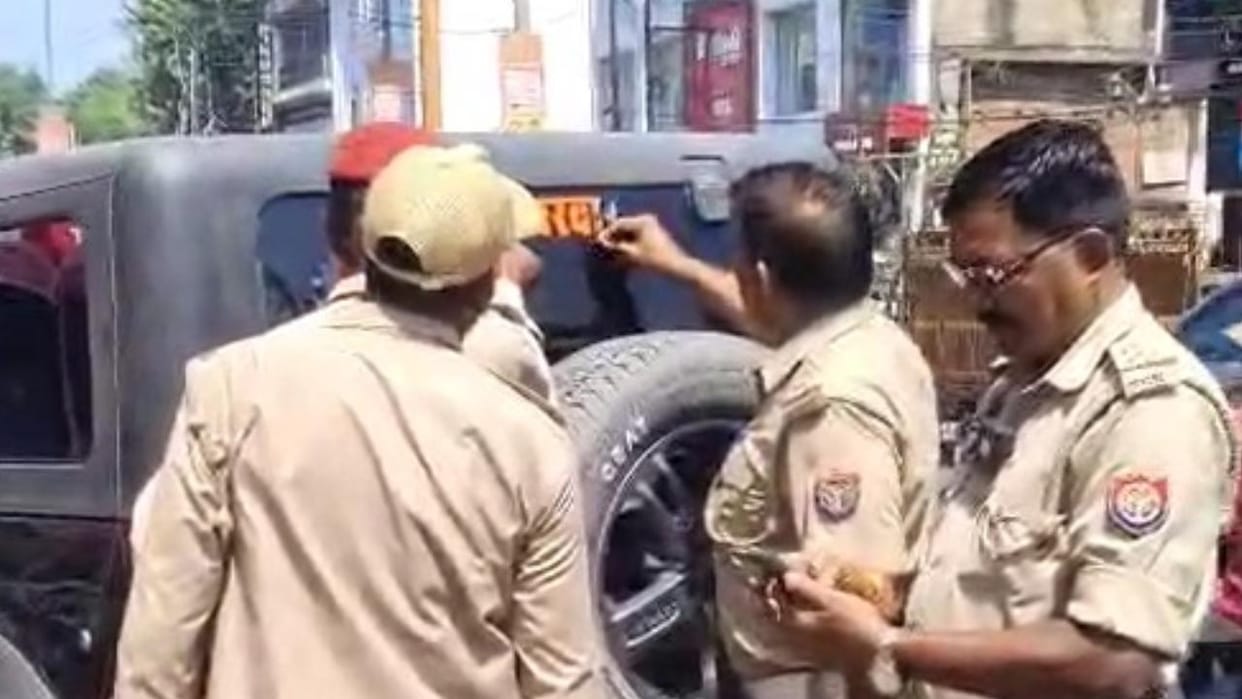 Jhansi: Action taken against vehicles with caste written on them...1055 challans issued, five vehicles seized