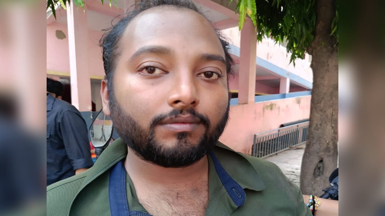man got off a plane in Delhi and was robbed on a bus to Bareilly