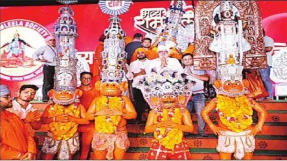 For the first time, Hanumanji from Panipat participated in Delhi Ramlila.