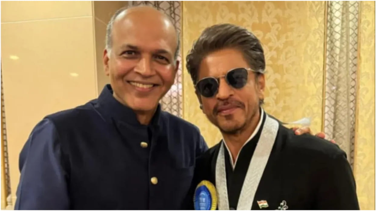 Ashutosh Gowariker Congratulated Shah Rukh Khan For His First National Award Shares A Special Message