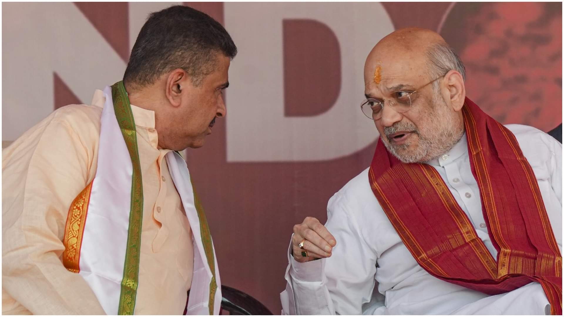 Home Minister dressed in the colors of Navratri in Kolkata... Political rhetoric also between BJP-TMC