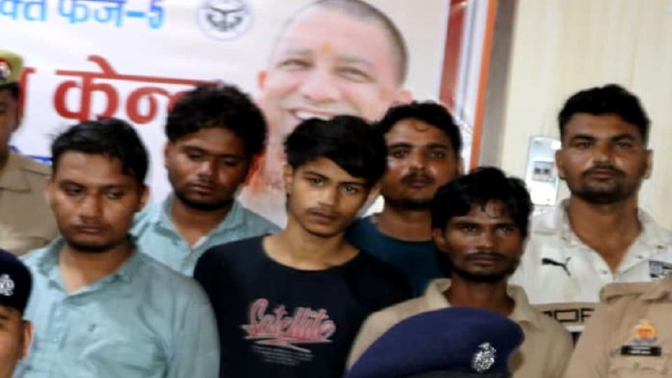 Fraud by posing as fake army, police and CBI officers