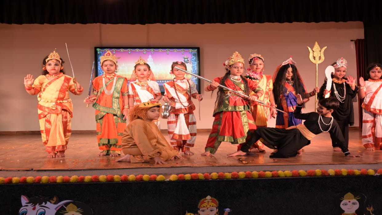 Cheers echoed in Patanjali Nursery School, Ravana Vadh and Durga dance drama enthralled everyone