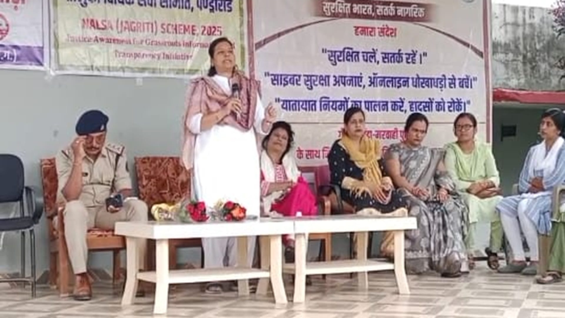 मिश्री देवी कन्या हाई स्कूल में विधिक साक्षरता और साइबर सुरक्षा कार्यशाला आयोजित