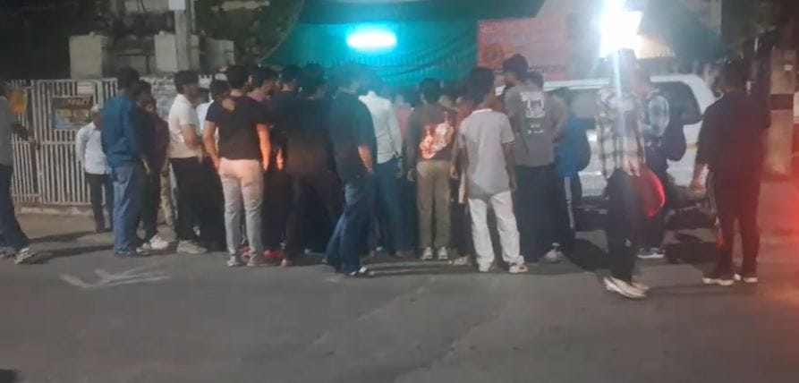 gym onwer body found hanging in Agra