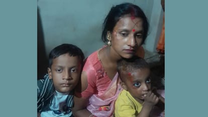 Kanpur Women robbed mercilessly robbers fled after breaking Mangalsutra robbed a woman riding a scooter