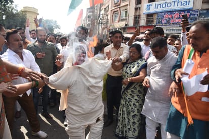 MP Politics News: Two ministers of Mohan government increased the problems of BJP over kissing.