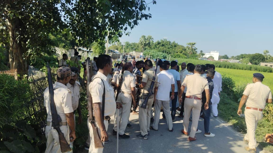 पुलिस तैनात