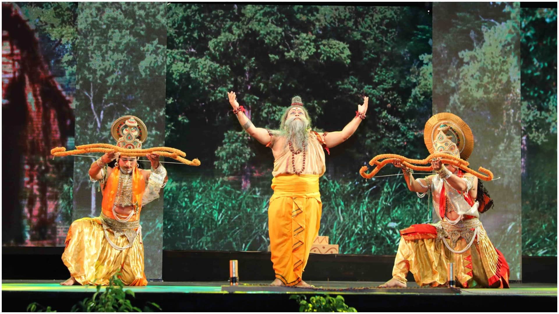 Dussehra 2025 Ramlila In Delhi best Place To Visit Ramlila Dates And Location