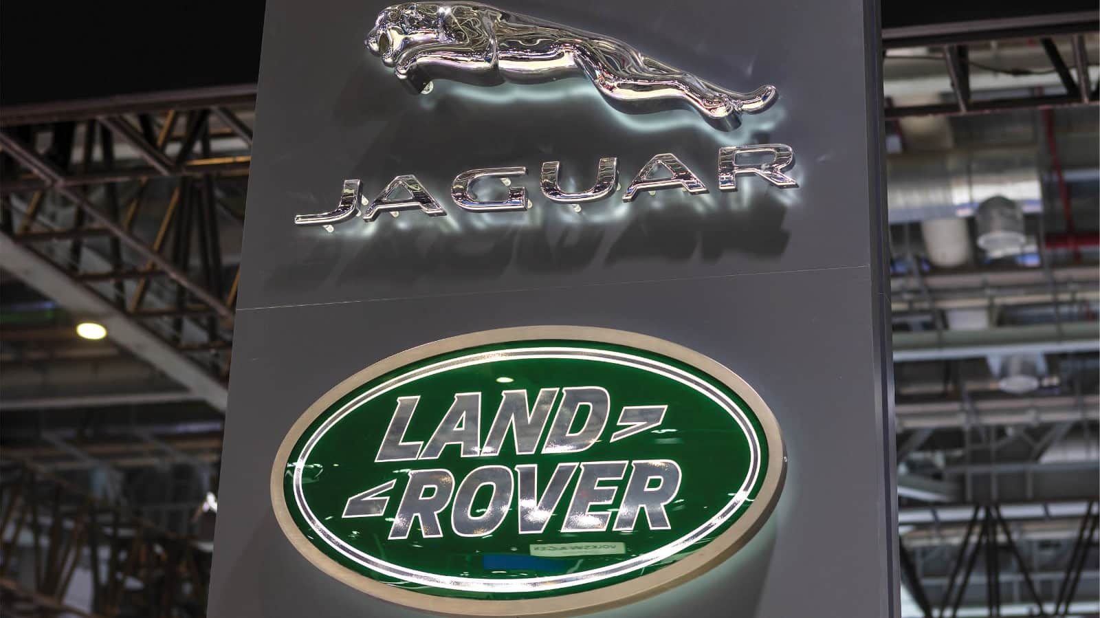 Tata Motors Restructures: Separate Leaders for Passenger and Commercial Vehicle Units