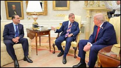 पाकिस्तान के फील्ड मार्शल आसिम मुनीर, पीएम शहबाज शरीफ और अमेरिका के राष्ट्रपति ट्रंप। (बाएं से दाएं)