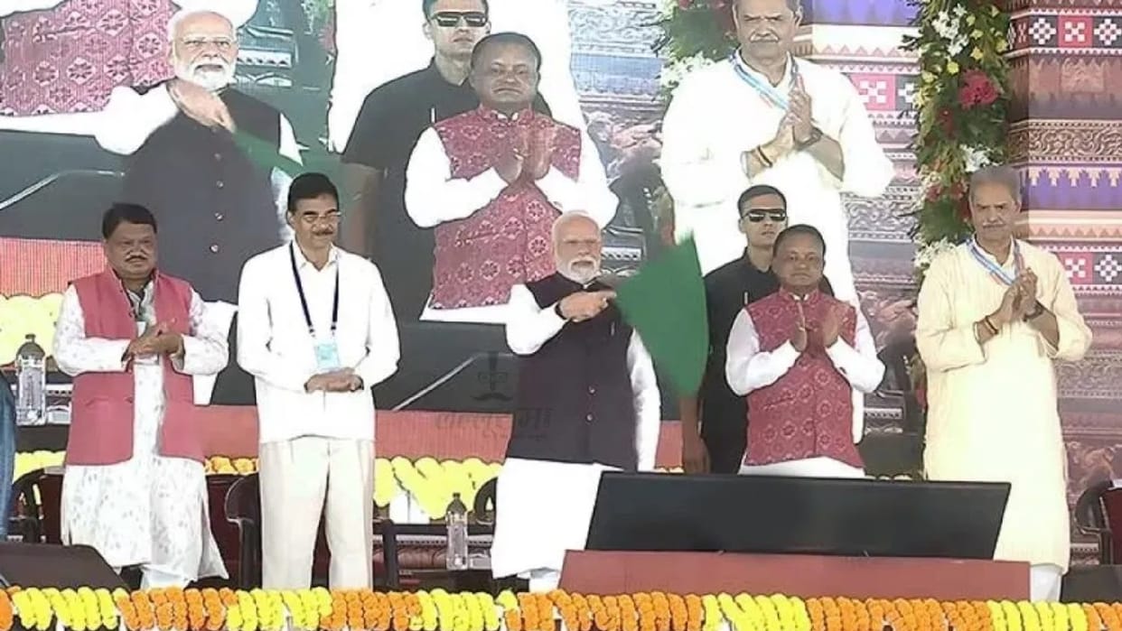CG: PM Narendra Modi flagged off first Amrit Bharat Express passing through Chhattisgarh, see here timetable