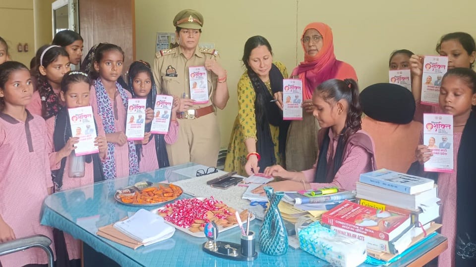 Student Bhavna became SHO for a day at Godha police station