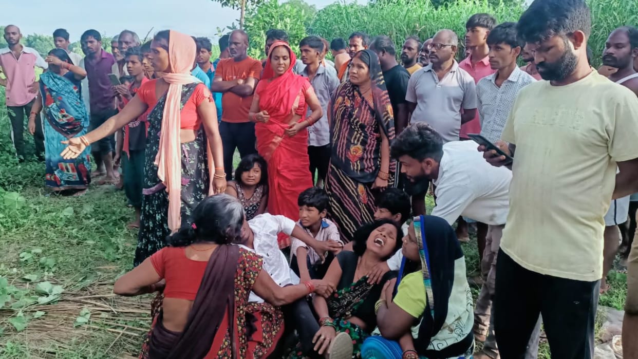young man dead body found in tomato field blood dripping from nose in ballia