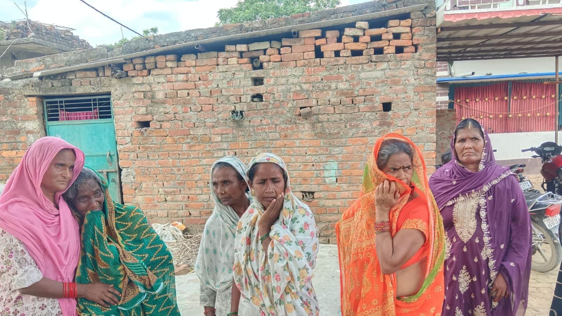 घटनास्थल पर मौजूद लोग