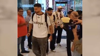 Kanpur: India A and Australia A teams arrive in the city, welcomed amid Ramdhun