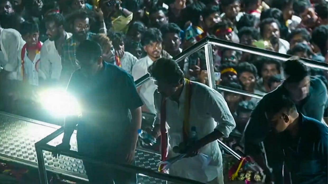 Horrific scenes of Karur stampede; eyewitnesses say crowd was so huge that breathing was difficult