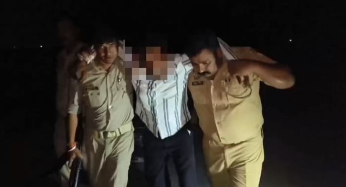 Farrukhabad Encounter between police and criminals vicious Ahmed Khan shot dozens of cases registered