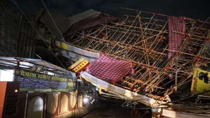 Prayagraj News: Cyclone and rain caused the gates of Durga Puja pandals to collapse, disrupting Ramlila