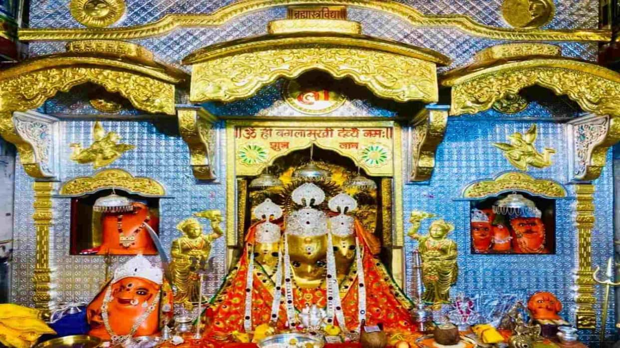 Agar Malwa News: A wave of faith surged at Maa Baglamukhi Temple, Nalkheda, during Navratri
