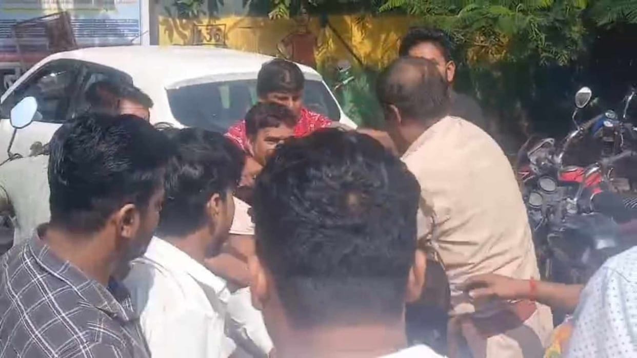 narkatiaganj hospital violence doctors relatives clash opd services shut