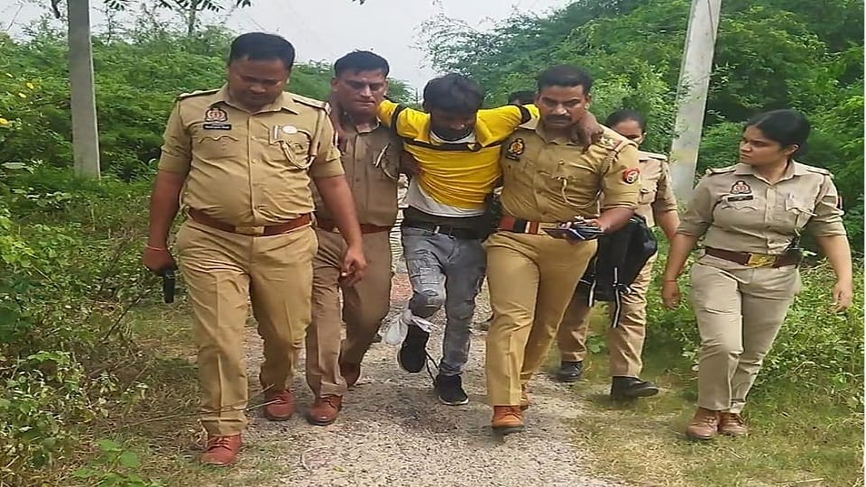 Police arrested two miscreants who robbed teacher