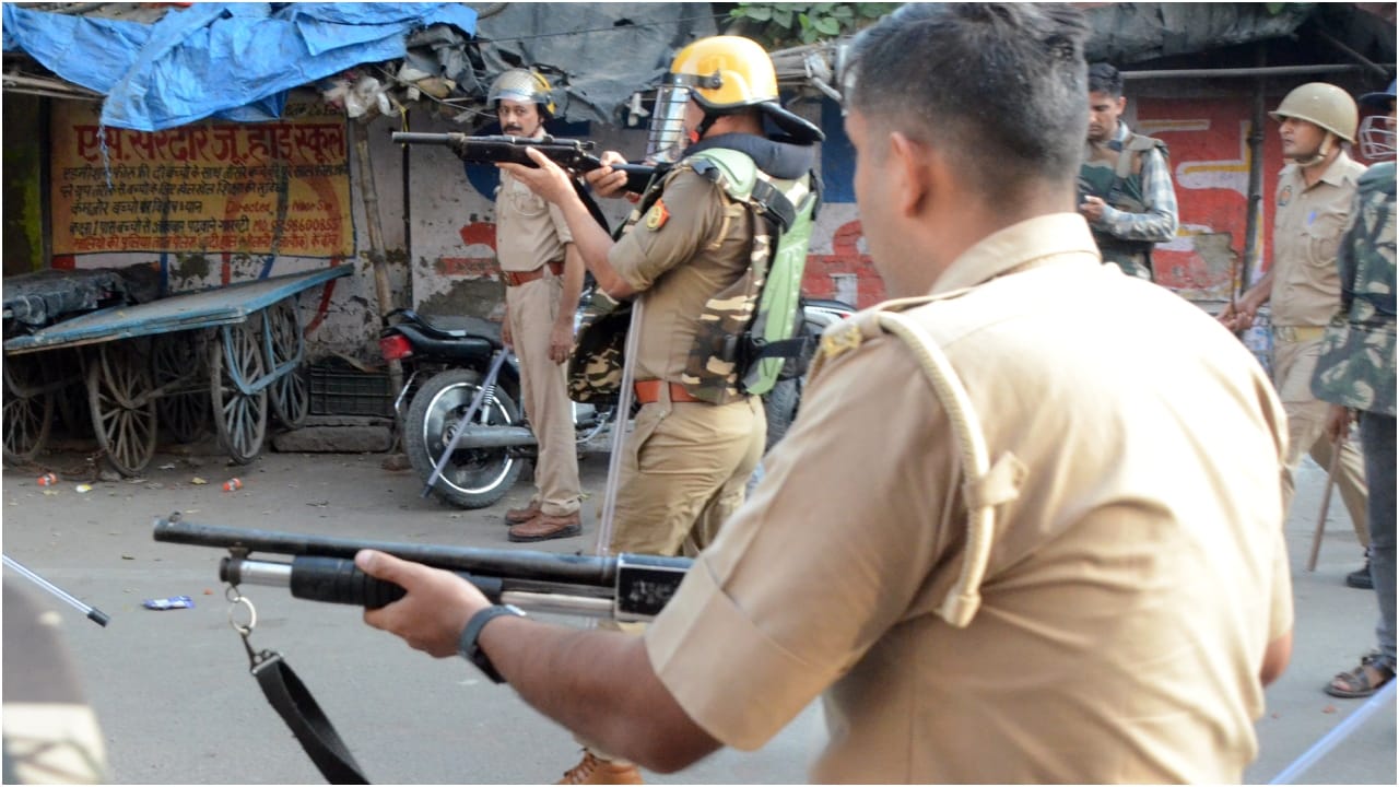 Bareilly Violence Maulana Tauqeer Raza had called mob and 22 policemen injured in stone-pelting and firing