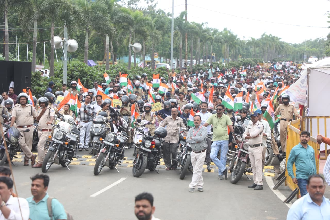 Road Safety Awareness Week Rally: Free helmets distributed to 2100 youth, CM said- follow traffic rules