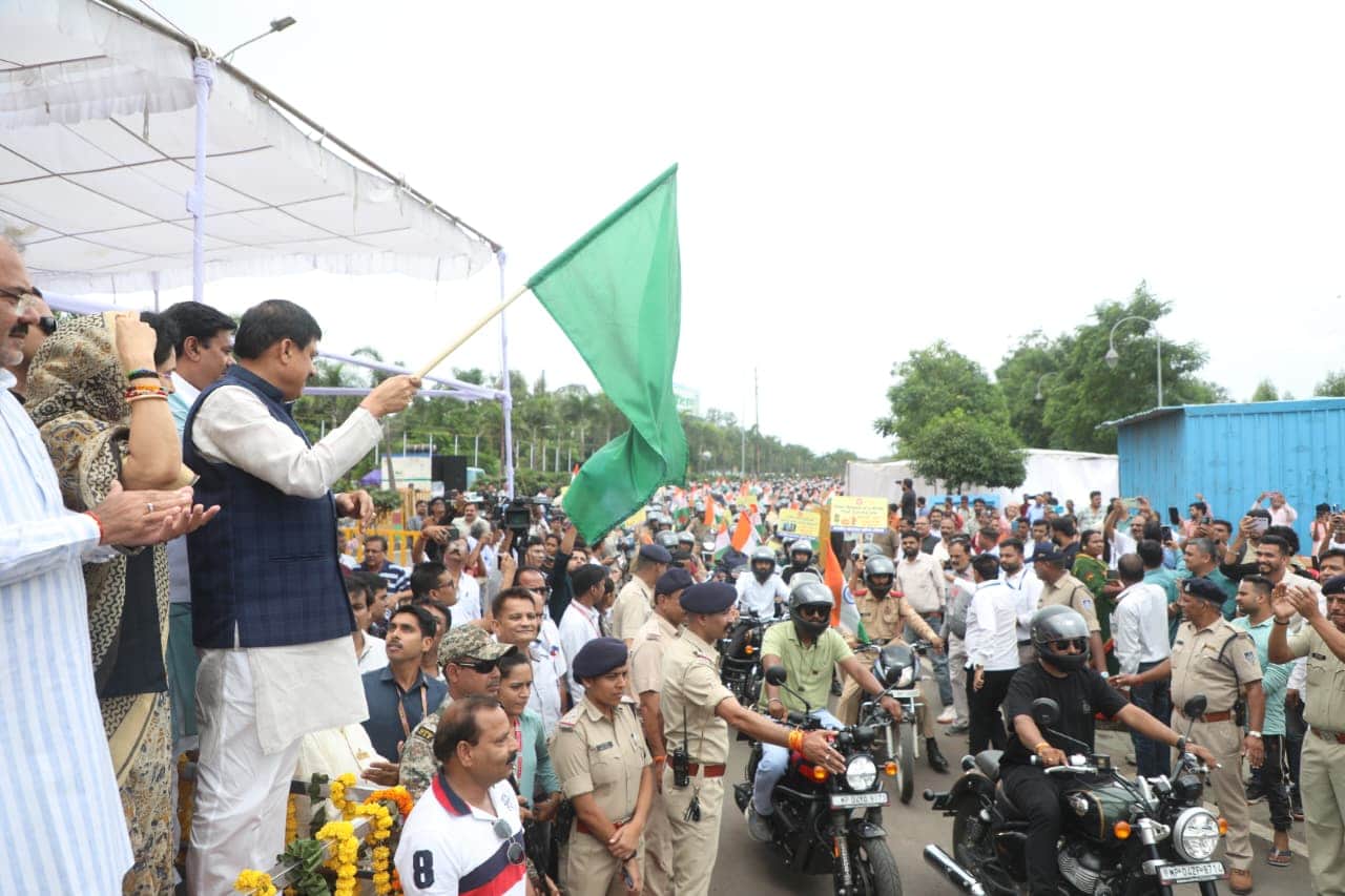 Road Safety Awareness Week Rally: Free helmets distributed to 2100 youth, CM said- follow traffic rules
