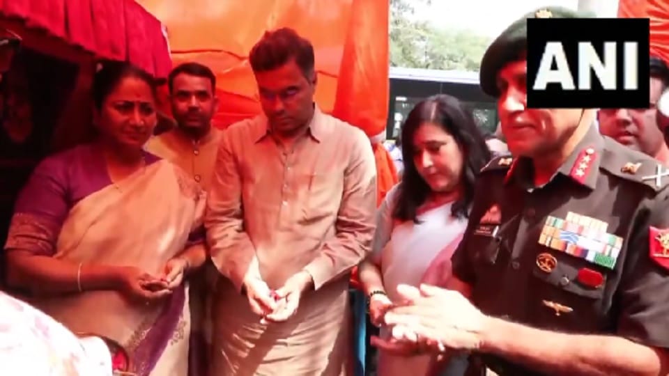 Chief Minister Rekha Gupta laid the foundation stone of the foot over bridge at Rajputana Rifles Gate