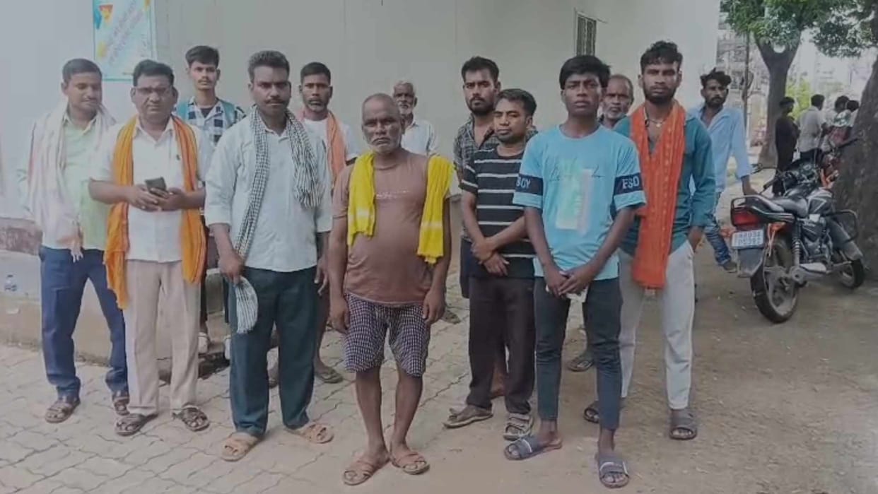 Young man drowns in a pond while going to the toilet; family in mourning